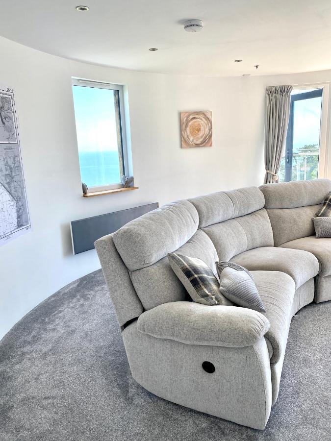 One Of The Best Properties In Lyme! Breathtaking Views Across The Whole Bay. 3 Stories With 2 Tier Veranda Around The Property. Sleeps 6 Лайм-Реджис Экстерьер фото