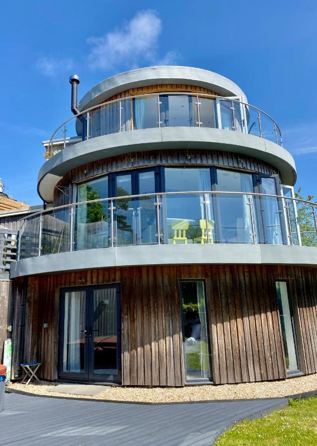 One Of The Best Properties In Lyme! Breathtaking Views Across The Whole Bay. 3 Stories With 2 Tier Veranda Around The Property. Sleeps 6 Лайм-Реджис Экстерьер фото