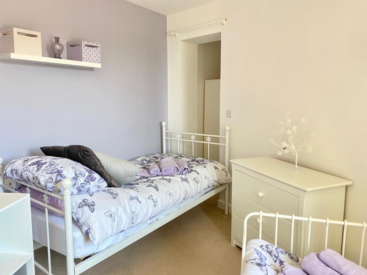 One Of The Best Properties In Lyme! Breathtaking Views Across The Whole Bay. 3 Stories With 2 Tier Veranda Around The Property. Sleeps 6 Лайм-Реджис Экстерьер фото